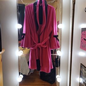 Betsey Johnson Intimates- Short House Robe
